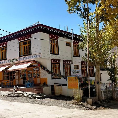 Hotel Deyzor Kaza Exteriér fotografie