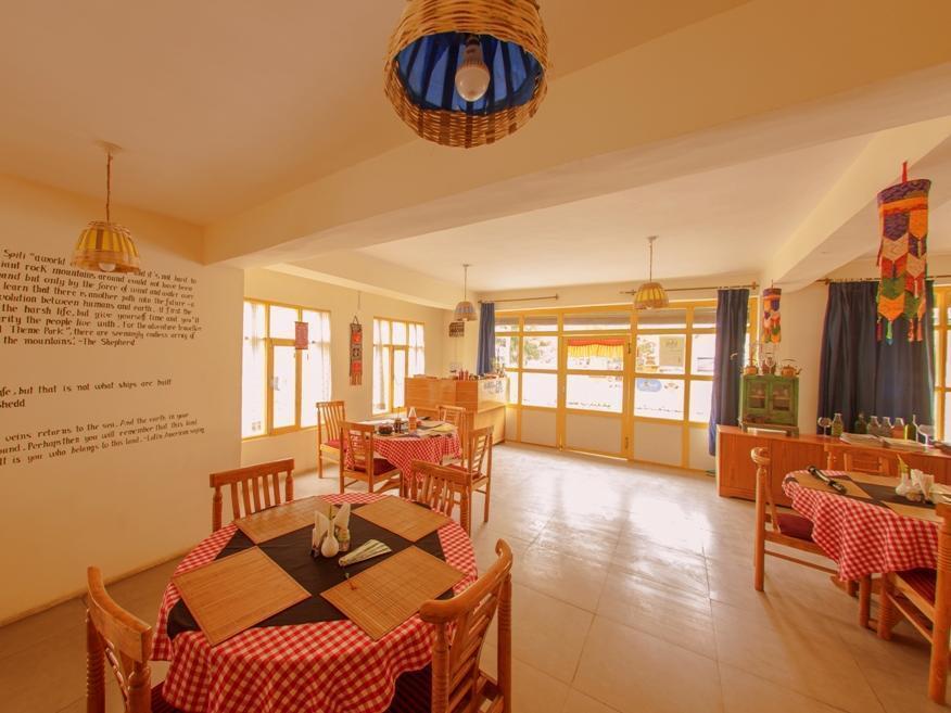 Hotel Deyzor Kaza Exteriér fotografie