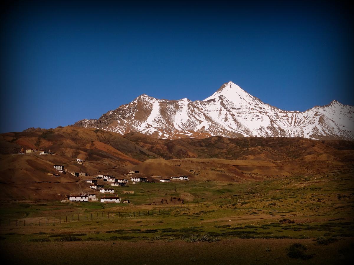 Hotel Deyzor Kaza Exteriér fotografie